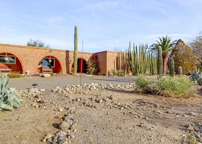 Private Pool & Fire Pit! Walkable Retreat Holiday home Tucson