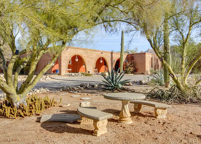 Private Pool & Fire Pit! Walkable Retreat Tucson