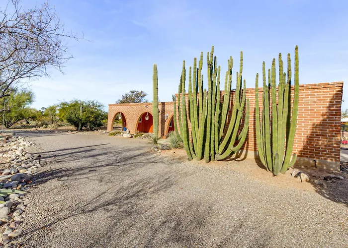 Holiday home Private Pool & Fire Pit! Walkable Retreat