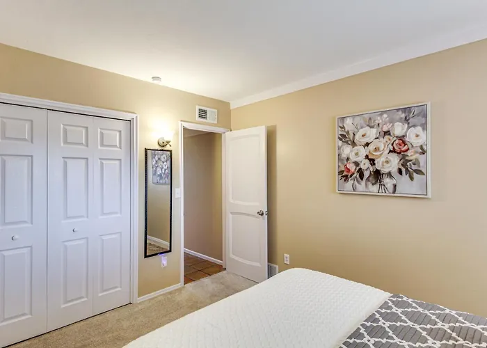 Private Pool & Fire Pit! Walkable Retreat * Tucson