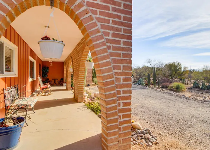 Private Pool & Fire Pit! Walkable Retreat Holiday home