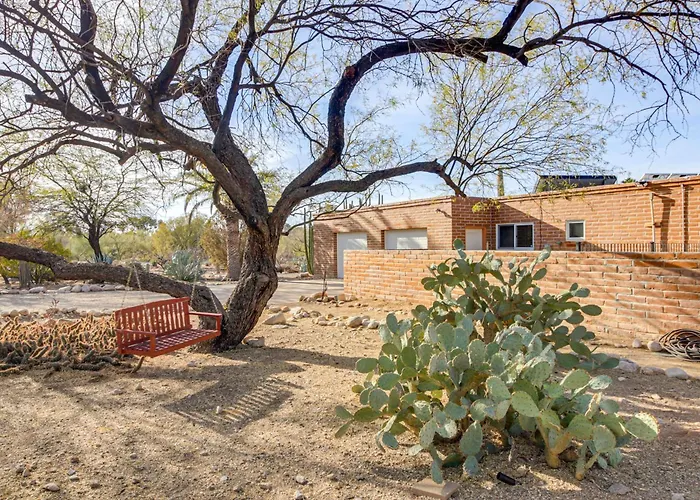 Private Pool & Fire Pit! Walkable Retreat Tucson