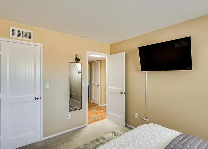 Private Pool & Fire Pit! Walkable Retreat