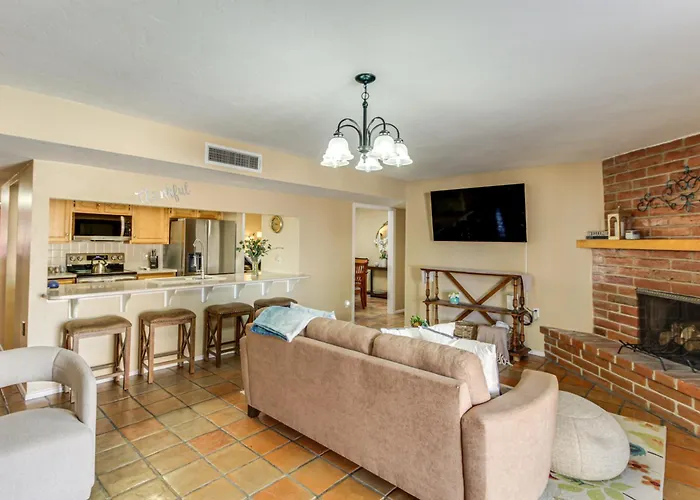 Private Pool & Fire Pit! Walkable Retreat Holiday home Tucson