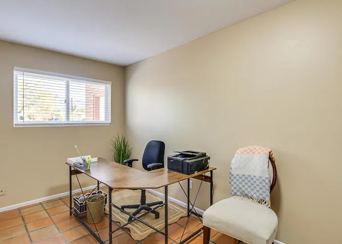 Holiday home Private Pool & Fire Pit! Walkable Retreat Tucson
