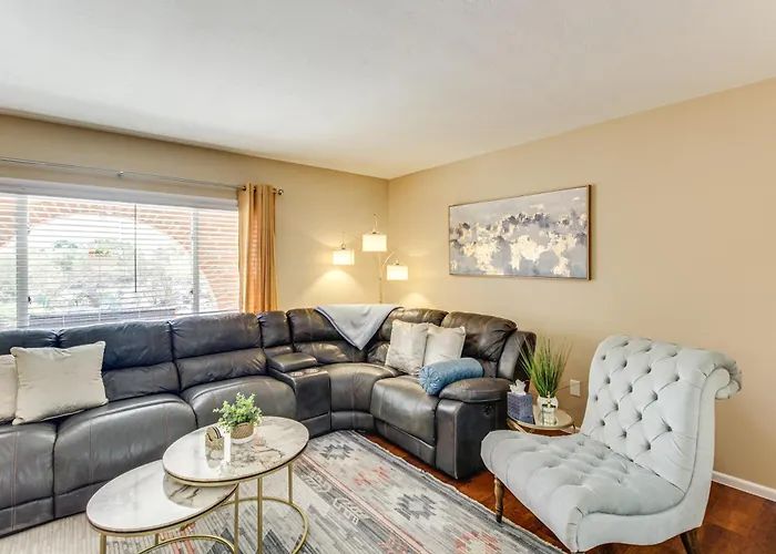 Private Pool & Fire Pit! Walkable Retreat Tucson