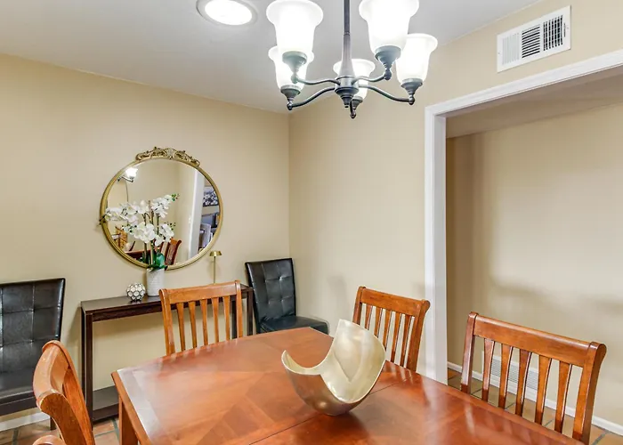 Private Pool & Fire Pit! Walkable Retreat Tucson